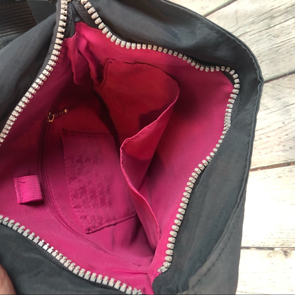 Baggallini Crossbody Grey Travel Bag - Picture 4 of 6